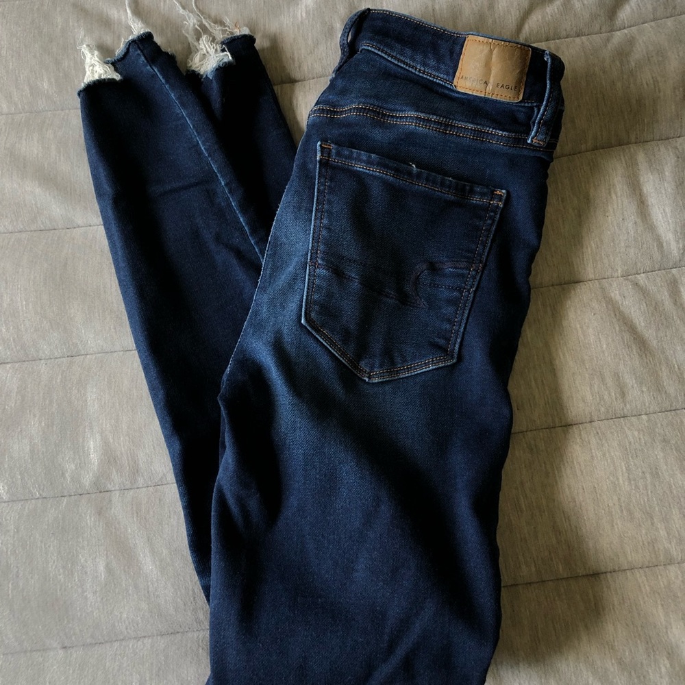 AMERICAN EAGLE JEANS